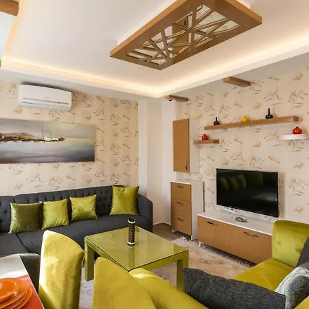 Liastar Short Term Rent Apartman *